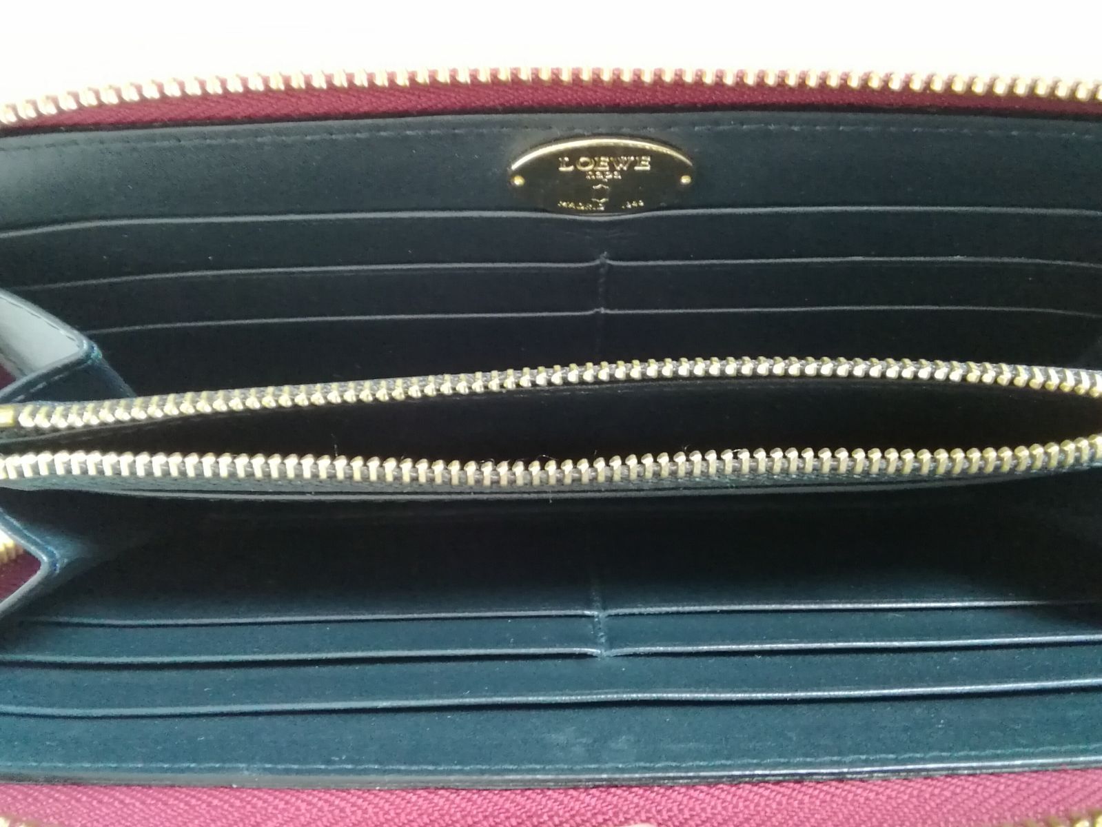 LOEWE ロエベ ラウンドファスナー タッセル 長財布 - メルカリ 