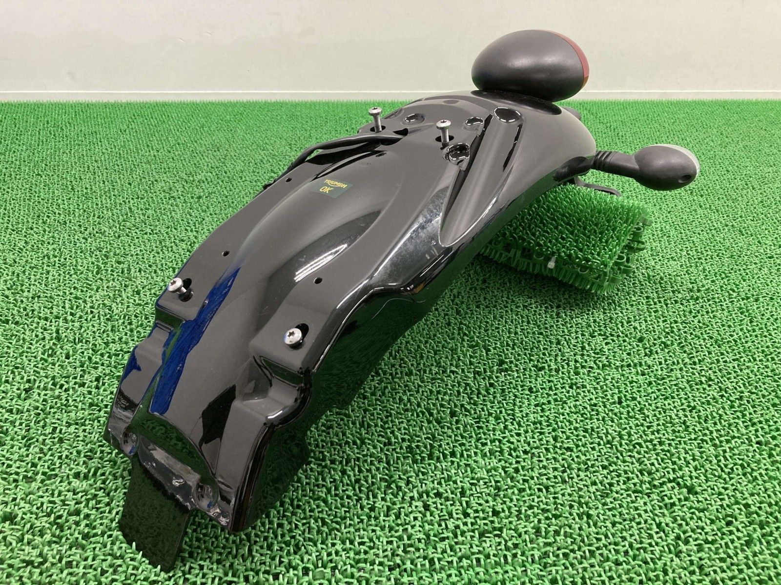 ストリートスクランブラー リアフェンダー 黒 2302378 トライアンフ TRIUMPH 純正 トライアンフ 割れ欠け無し 品薄 cS