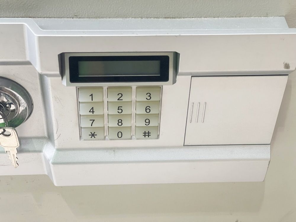 福山通運の営業所渡し】エーコー金庫 700EKG 耐火金庫 W590×D601×H776 