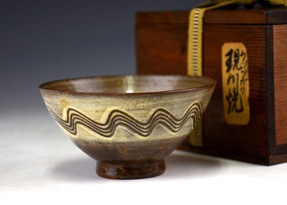 美しい古美術◆蔵から謎の紋様が描かれた小さくて可愛らしい抹茶茶碗が出て来た。 美しい古美術◇蔵から謎の紋様が描かれた小さくて可愛らしい