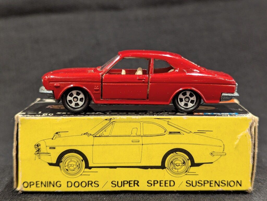 トミカ　黒箱 HONDA 1300 Coupe 赤 トミカ 黒箱 7-1 HONDA 1300 coupe 9 1Eホイール 赤 - メルカリ