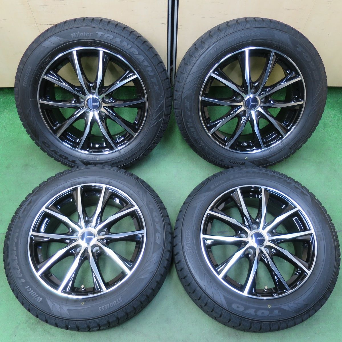 バリ溝 23年 9.5分 スタッドレス 215|60R17 トーヨー ウインター トランパス TX D.O.S. DOS 17インチ PCD114.3|5H 5042802イス