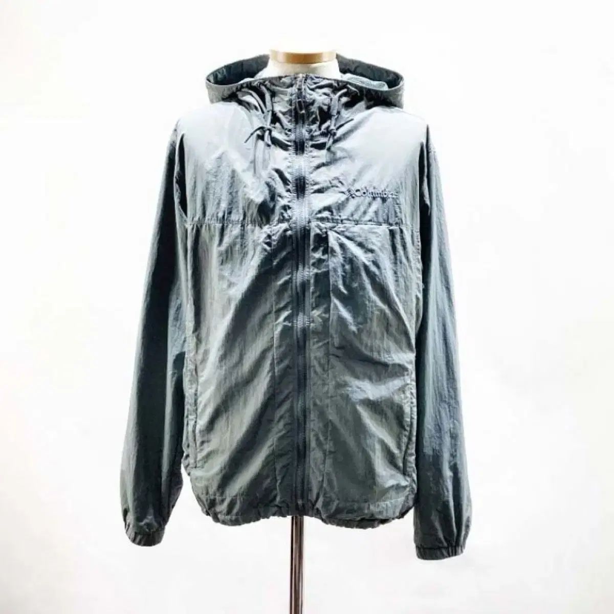 コロンビア 2025 フードウィンドブレーカー