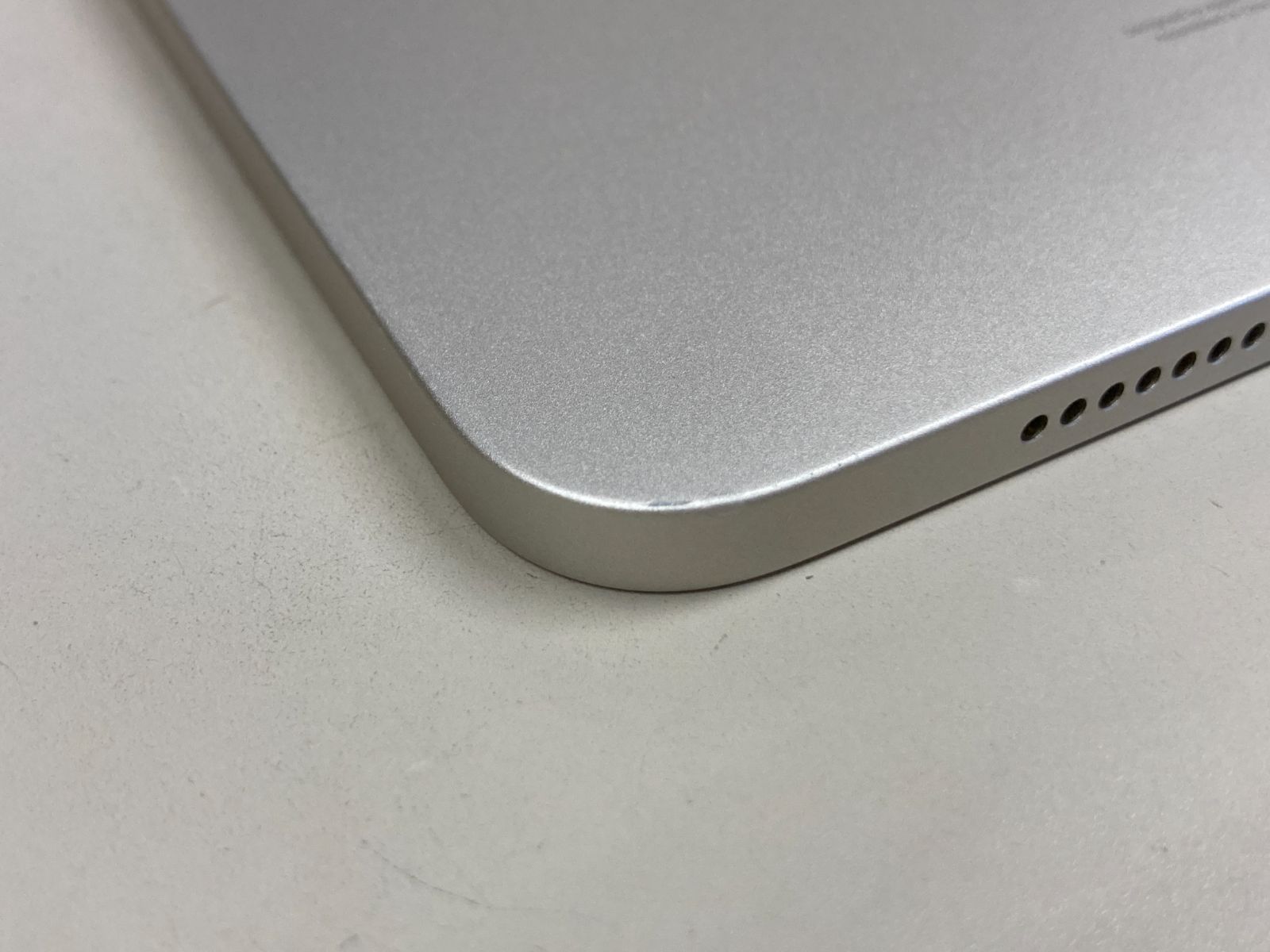 送料無料 Apple iPad mini (第6世代) 64GB スターライト