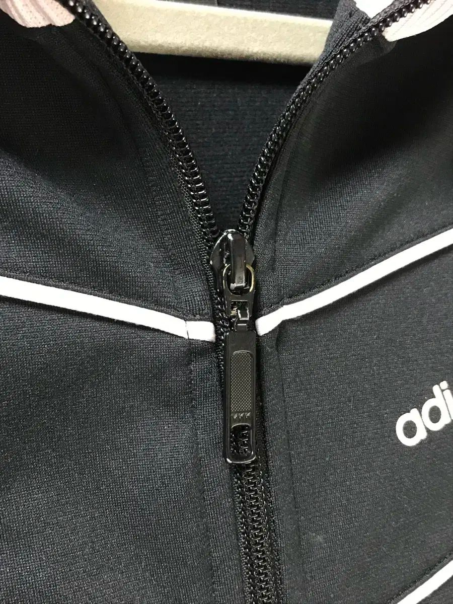 adidas アディダス