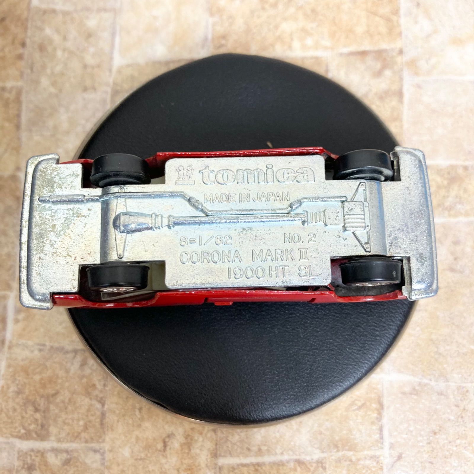 トミカ 日本製 No.2 トヨタ コロナ マーク2 1900HT SL 赤黒 黒箱
