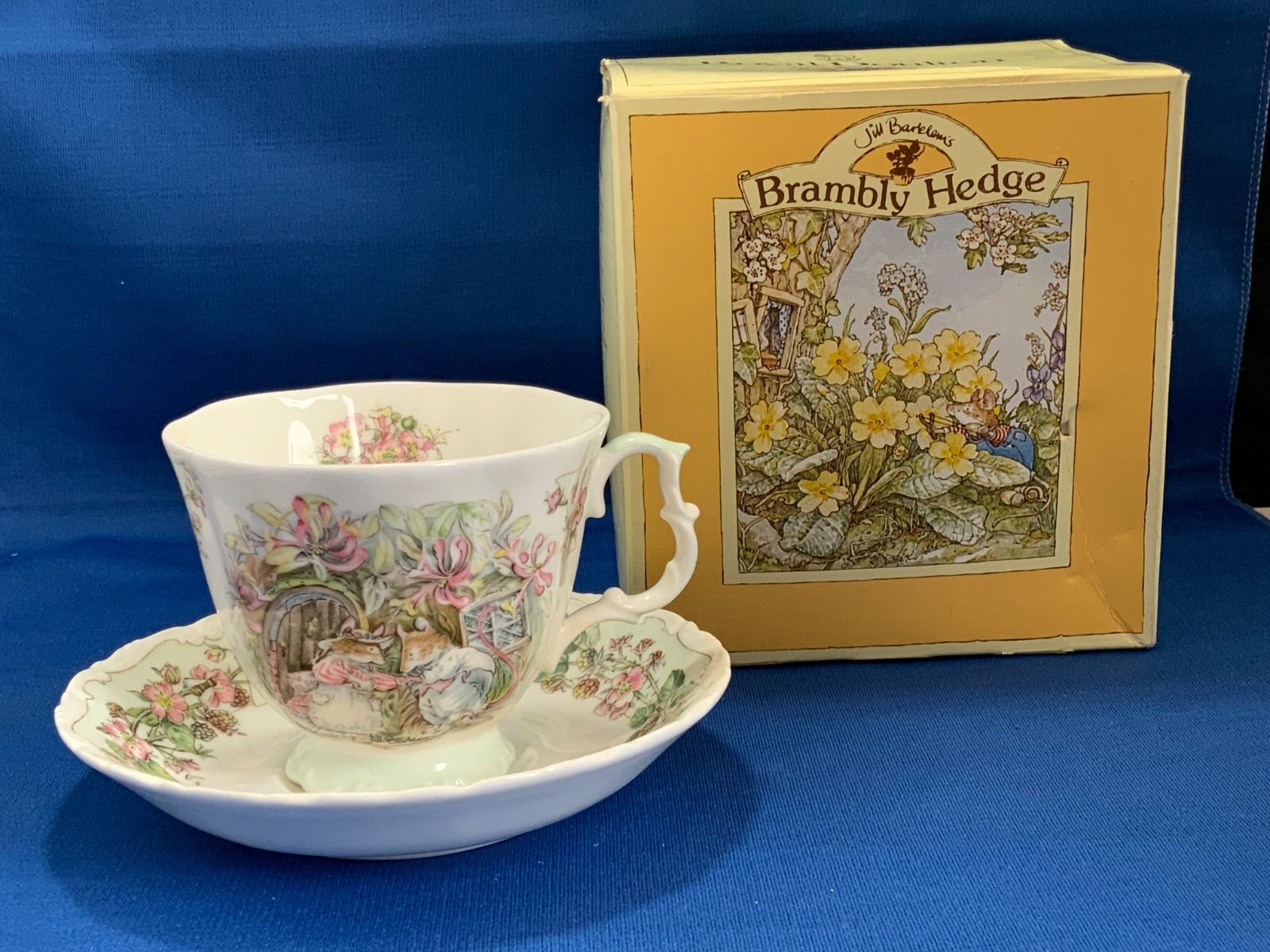 ブランブリーヘッジ ポピーズベイビーズ カップ & ソーサー 美品 Amazon.co.jp: ブランブリーヘッジ ポピーズベイビーズ カップ