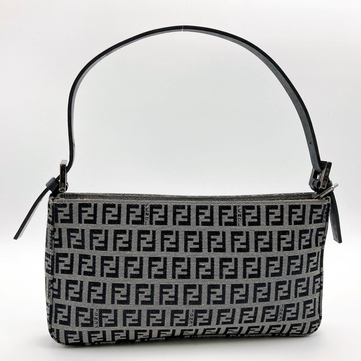 美品 FENDI フェンディ 8BR042 ズッカ ショルダーバッグ ワン