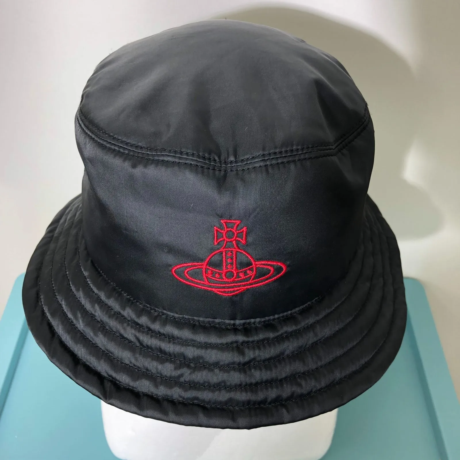 【希少✨】Vivienne Westwood ハット 黒 初期赤タグ 男女共用 Vivienne Westwood MAN（ヴィヴィアンウエストウッドマン）の「【限定