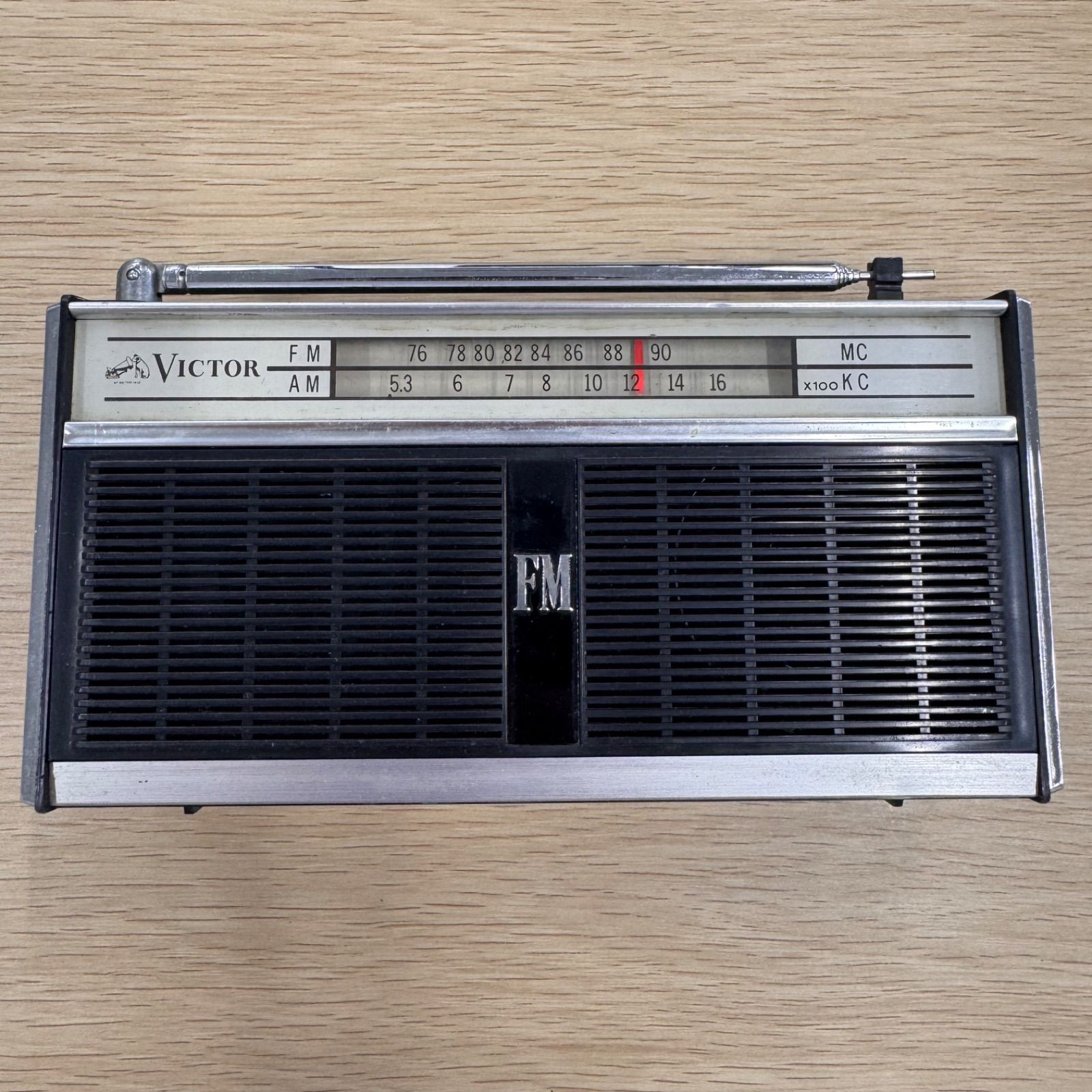 ビンテージ　ラジオ ASCII.jp：ドウシシャ、80年代をイメージしたCDラジカセの一般