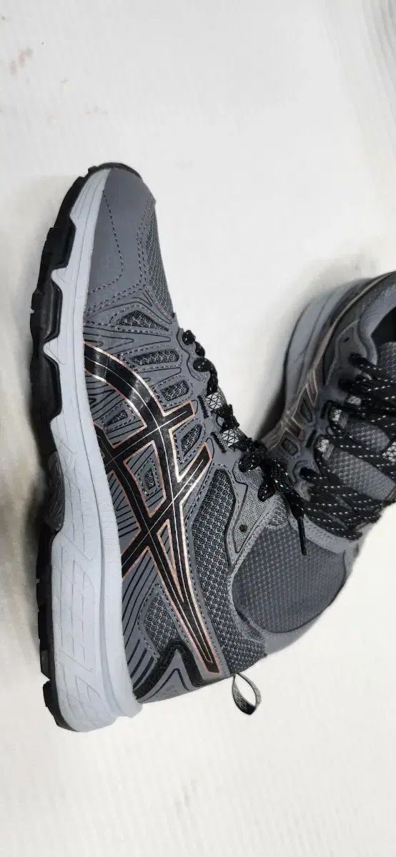 Asics アシックス