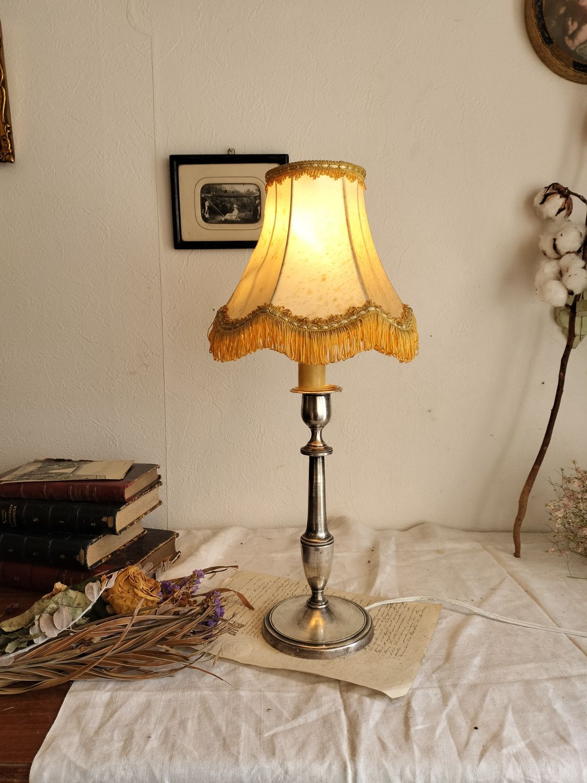 山田照明 Zライト 卓上 ベース付 明るさ2430Lx 高演色LED 肌色きれい Ra90 ホワイト Z-10DW 山田照明 Zライト 卓上 ベース付 明るさ2430Lx 高演色LED 肌色きれい Ra90