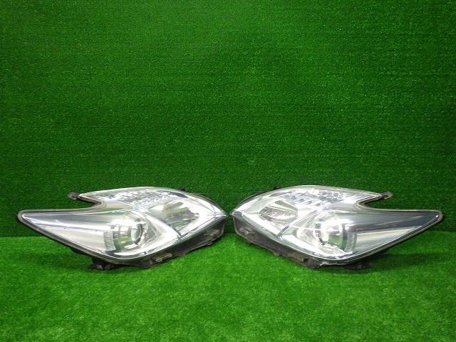 プリウス　ヘッドライト　左右　ハロゲン　ZVW30　前期　47-29　ホ　トヨタ　250717047