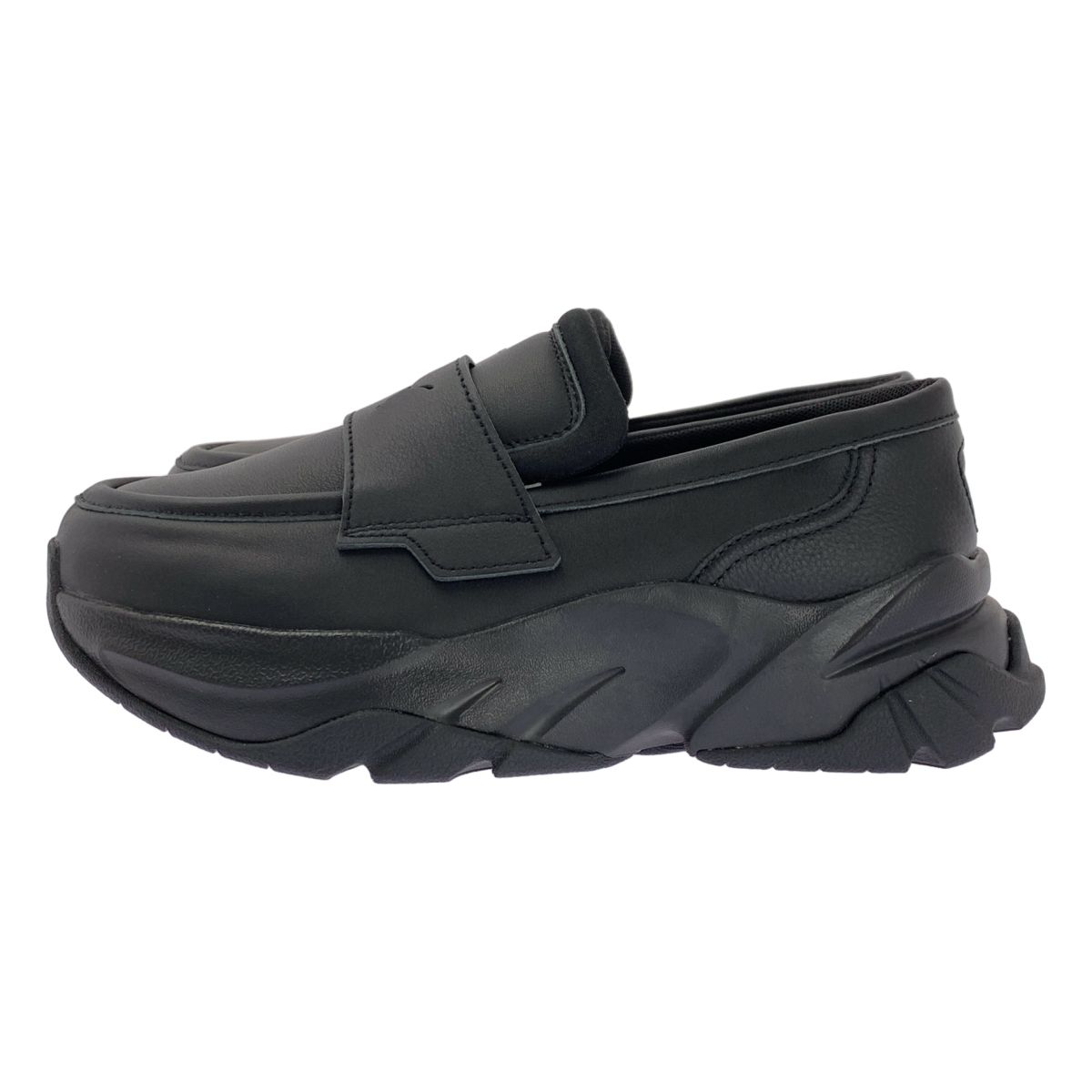 ローファー スニーカー