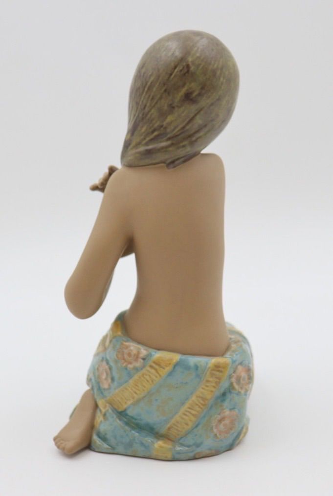 リヤドロ LLADRO アイランドビューティー NO.2383 フィギュリン 陶器置物