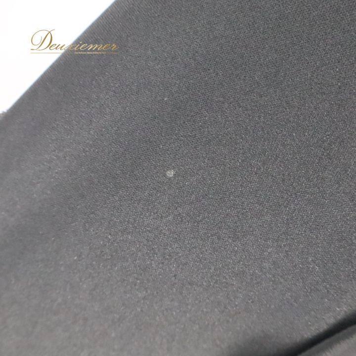 ブラック系 ホワイト系