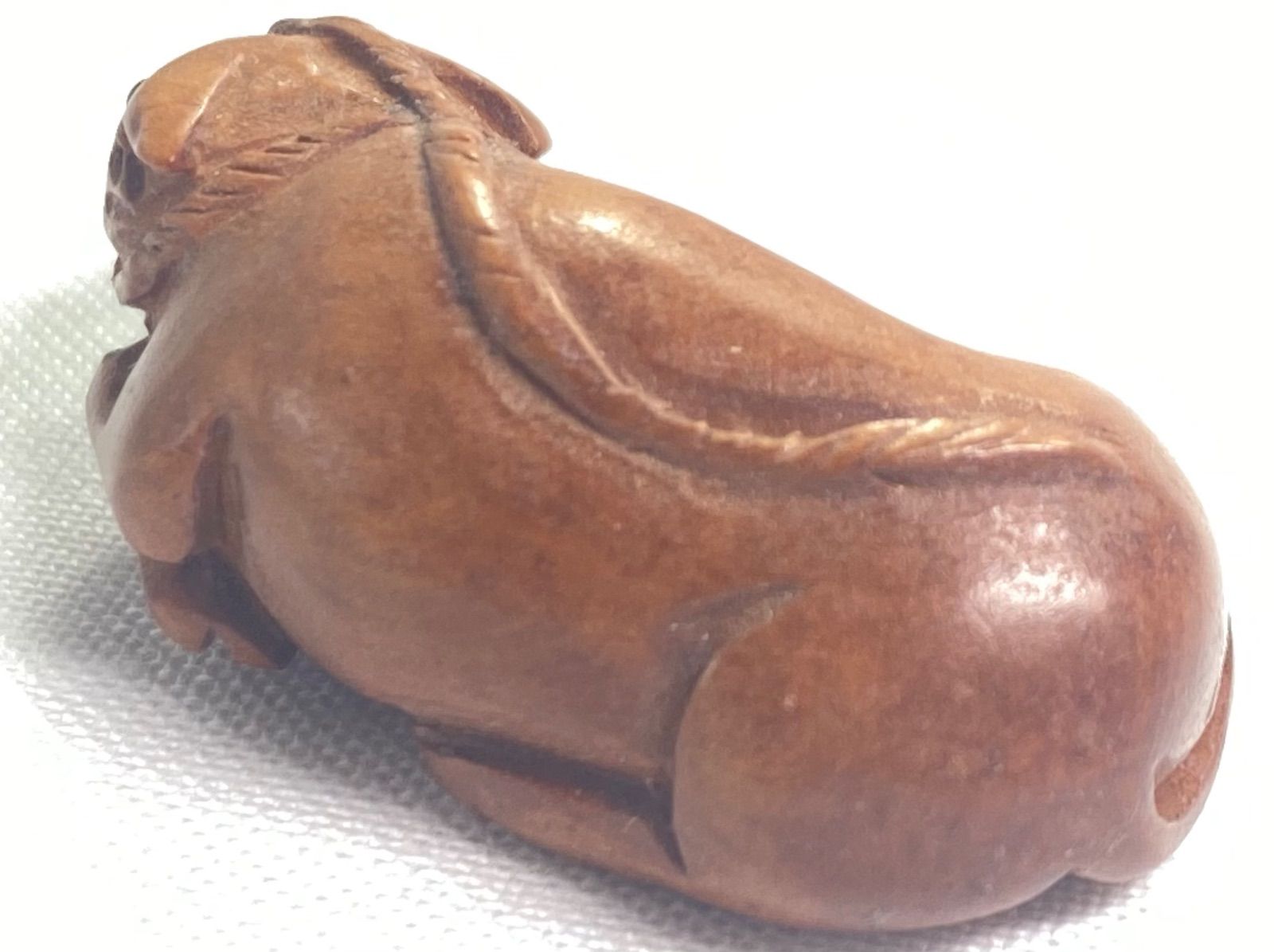 置物　柘植　ウサギ　黄楊繊細彫刻　木製 柘植材 置物 ウサギ 黄楊繊細彫刻 木製