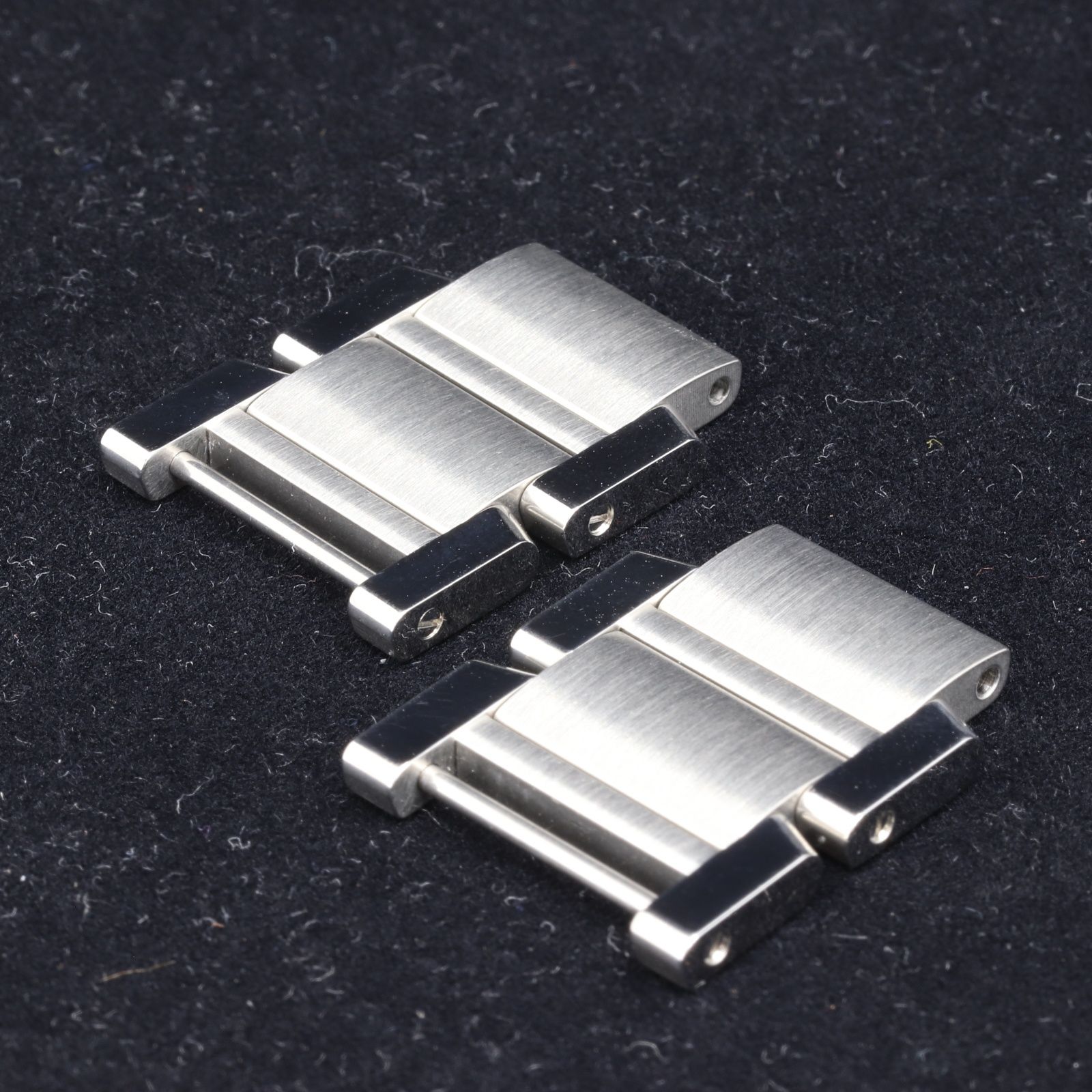 Cartier　カルティエ　タンクフランセーズ LM 2コマ Cartier カルティエ タンクフランセーズ LM メンズ2コマ