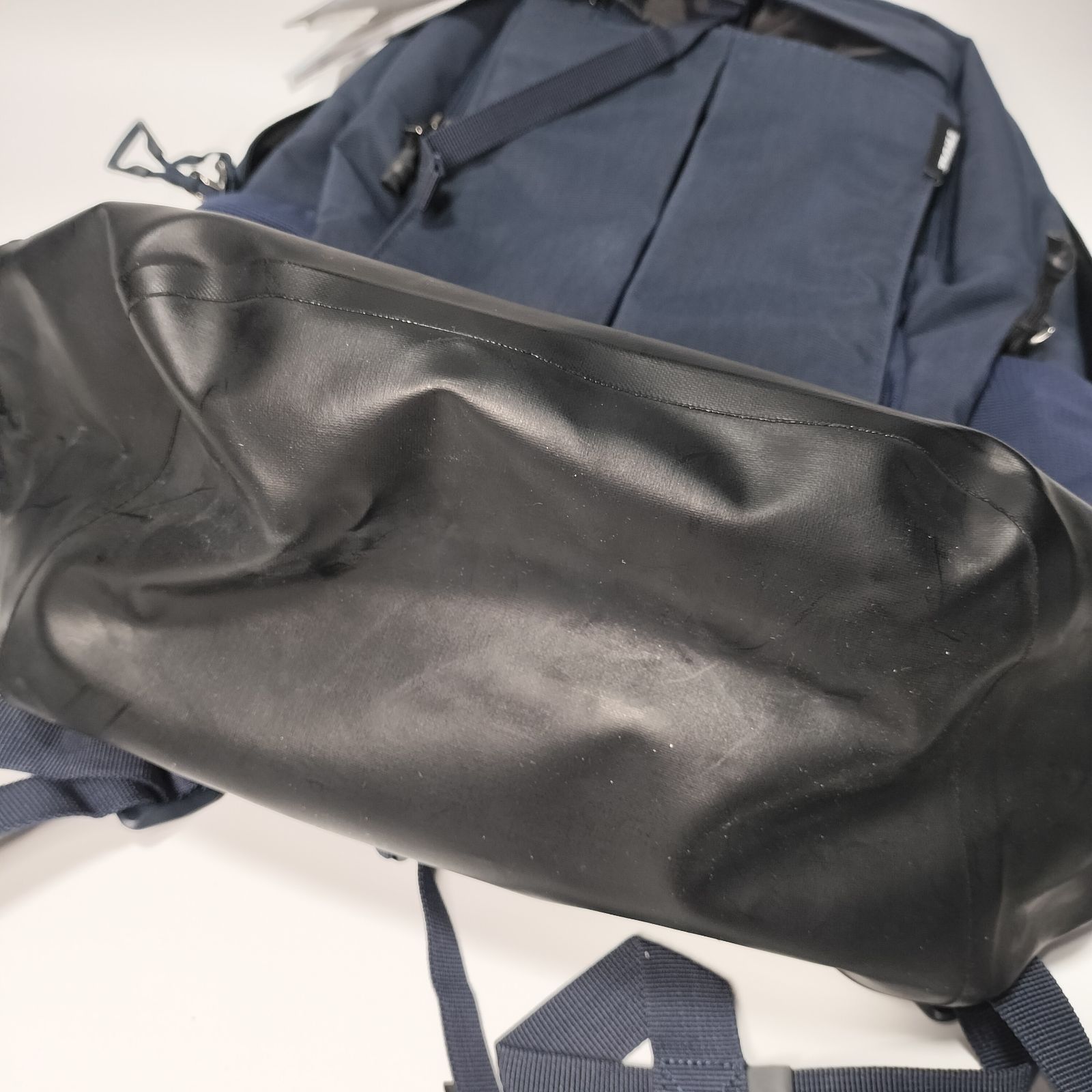 未使用品】THULE スーリー paramount バックパック ネイビー ノートPC 