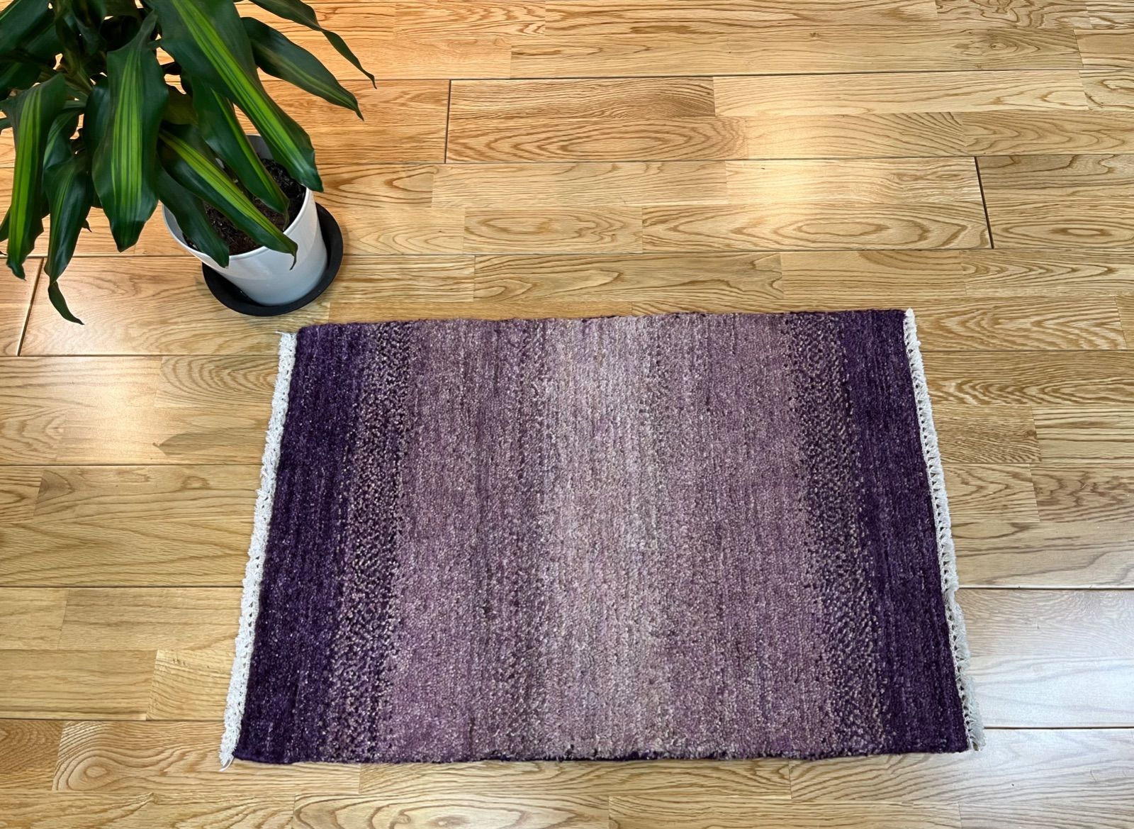 天然ラグ ガゼニべカール 玄関マット 69×48 紫 ぶどう色