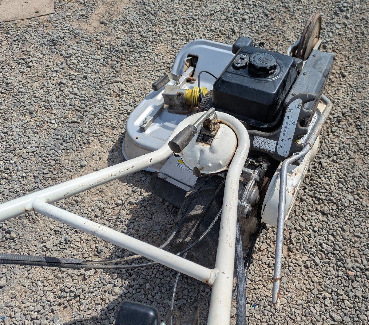 自走式あぜ草刈機４サイクルエンジンウイングモアWM616 送料別