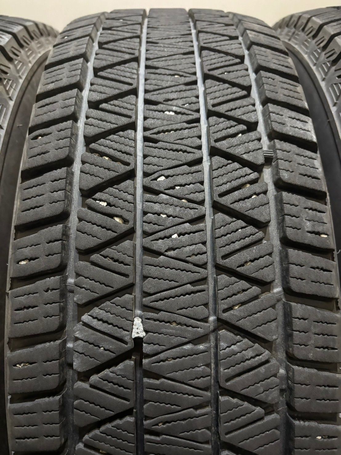 215 70R16 BRIDGESTONE DM-V3 20年製 スタッドレス 4本 ブリヂストン ブリザック デリカ アウトランダー 南3-K413 FFCRYSTALESIA_COM