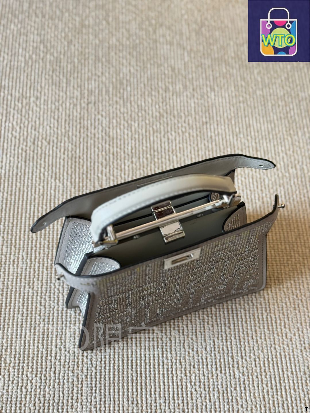 Fendi フェンディ