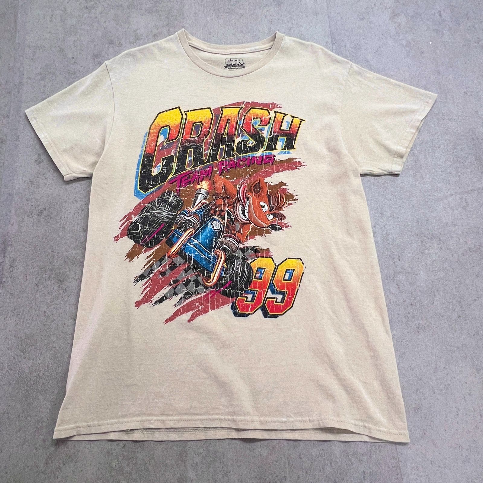 激レアデザイン　CRASHU　クラッシュ　バンディクー　レーシング　00s　トップス　半袖Tシャツ　古着　ベージュ　系　M