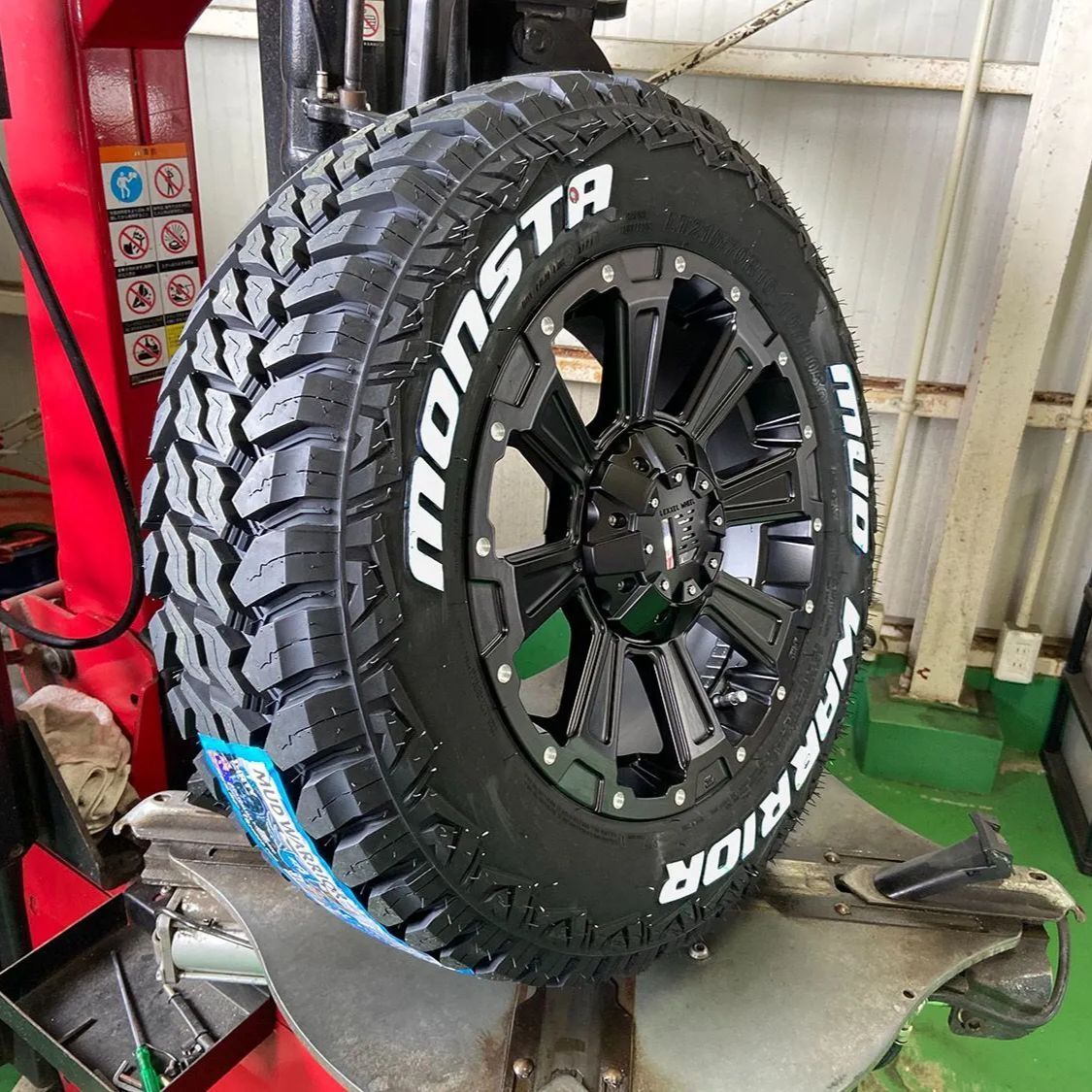 爆買い低価LEXXELデリカD5 エクストレイル CHR クロスロード等 16インチ ケンダ KENDA KR29 225/75R16 アウトラインホワイトレター ラジアルタイヤ