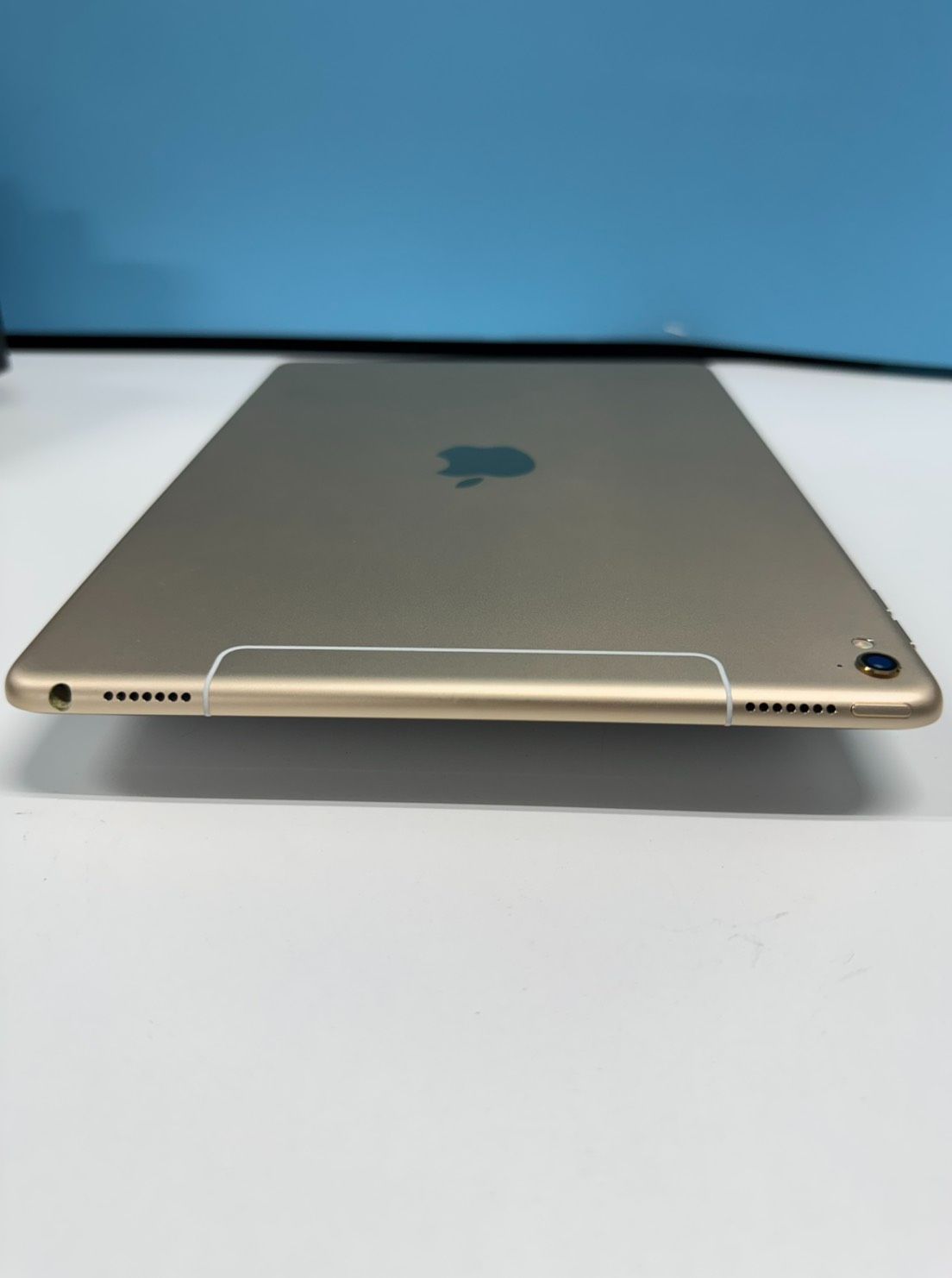 Wi-Fi セルラー iPad Pro 第1世代 9.7インチ 32GB A1674 MLPY2J A VETTDRUCK_DE