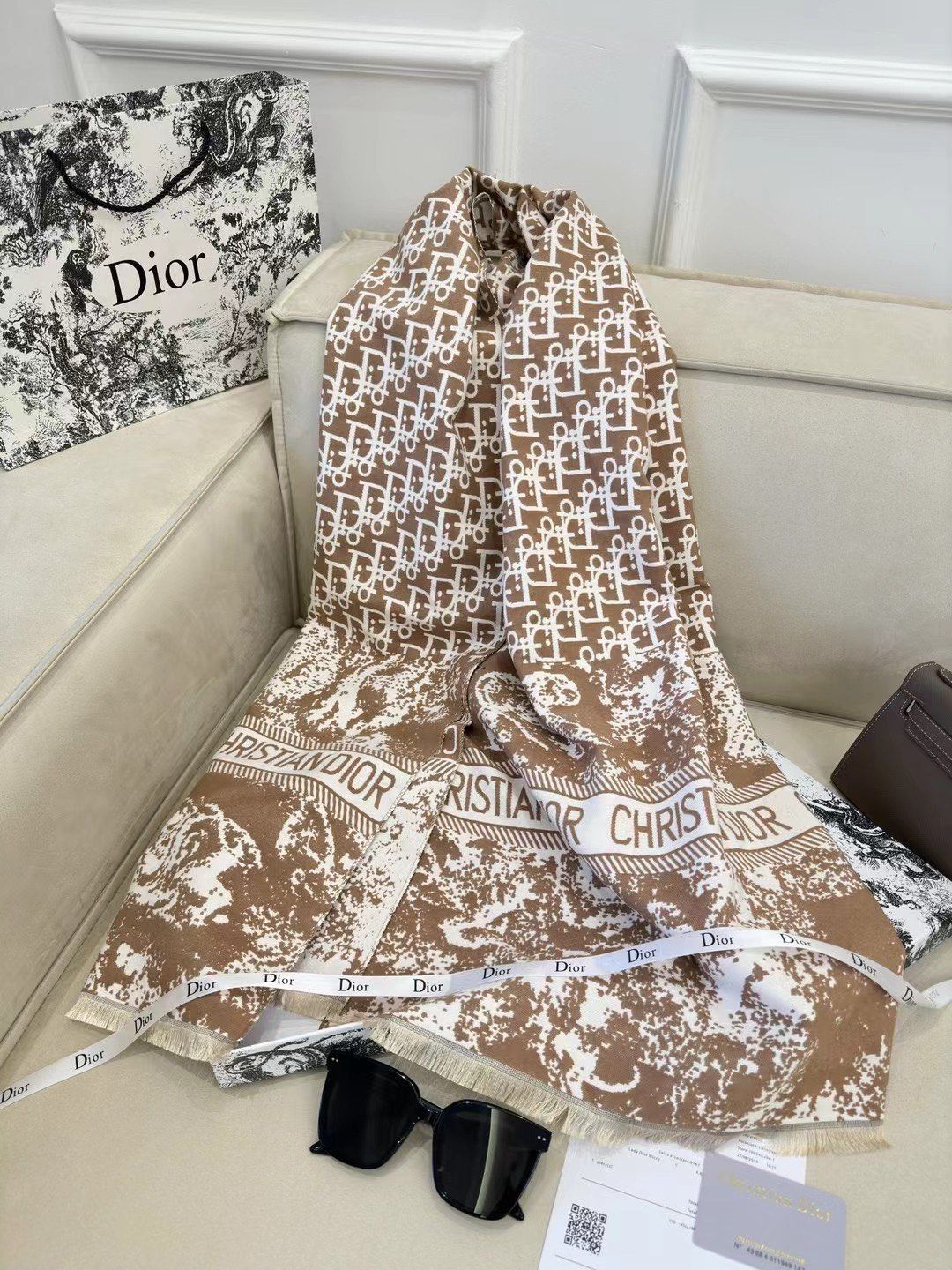 新品 デット TMT×MOON 定価53000円 レザー×ツイード ダウンベスト 新品 デット TMT×MOON 定価53000円 レザー×ツイード ダウンベスト