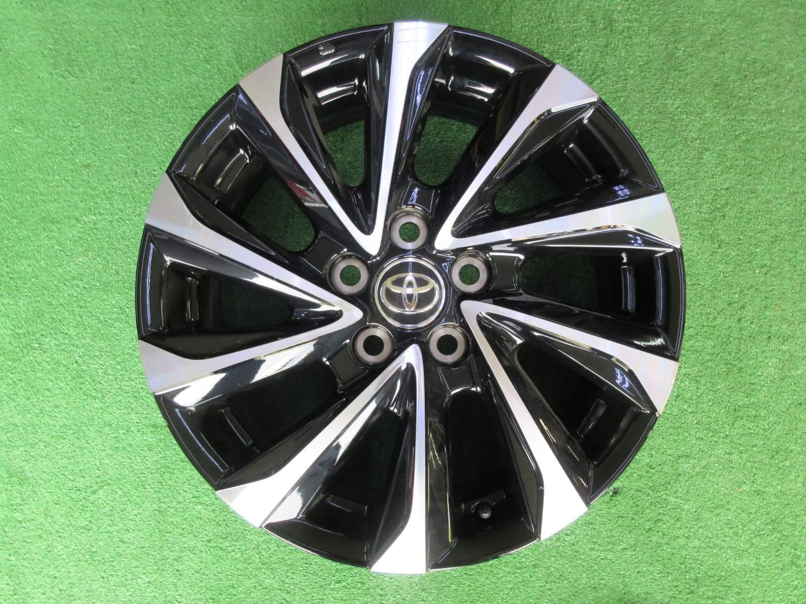 90系ノアＳ-Ｚ純正ホイール 6J-17