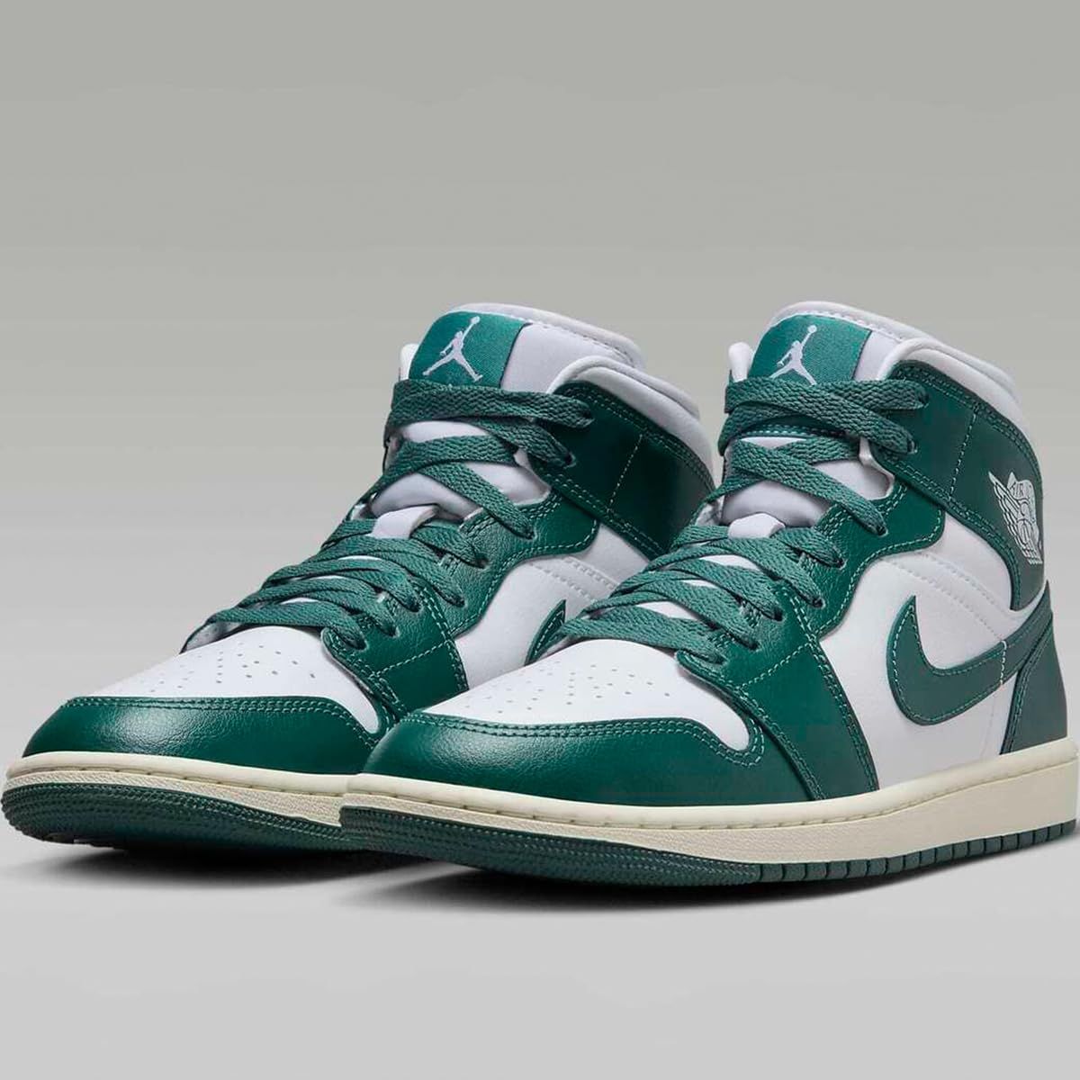 ナイキ] エア ジョーダン 1 ミッド W AIR JORDAN 1 MID ホワイト 