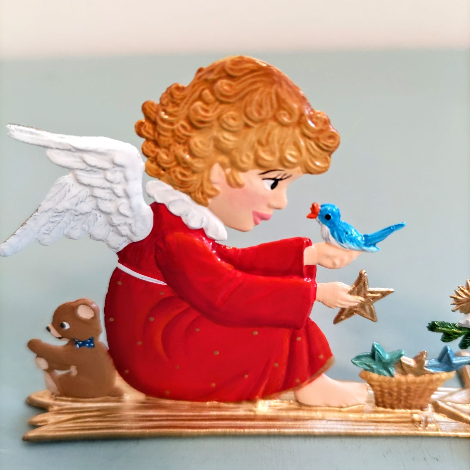 ドイツ もみの木の前に座る天使 スタンド錫製 工芸品 クリスマス飾り ...