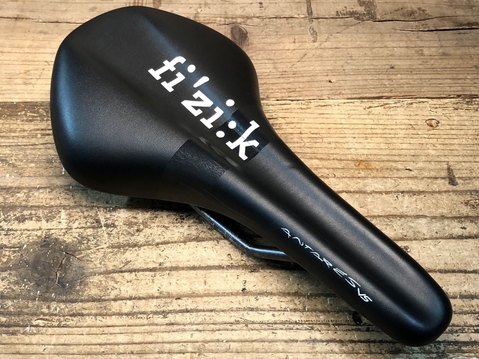 フィジークアンタレス ウエムラサイクルパーツインターネット店 / fizik(フィジーク