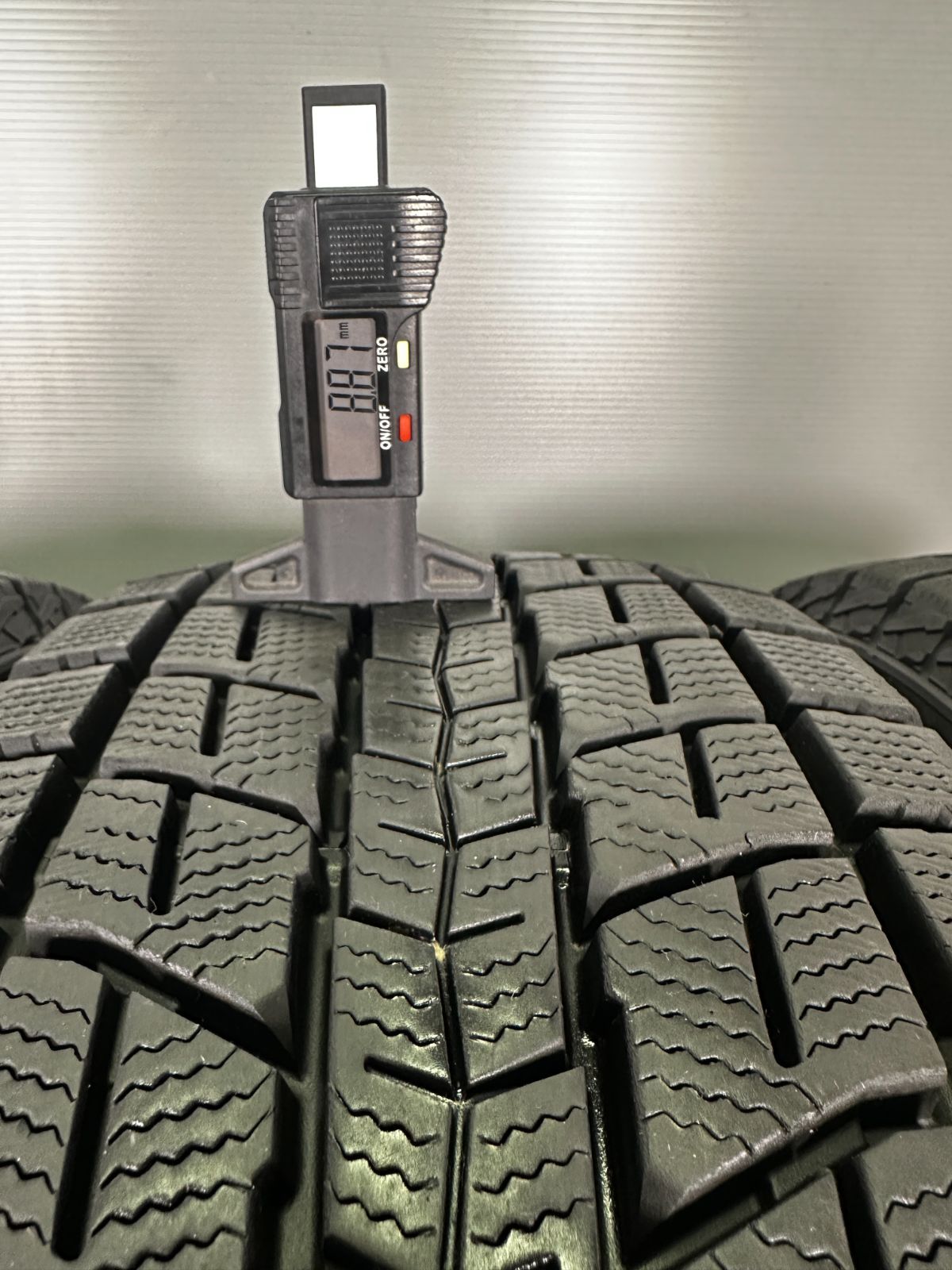 送料無料☆17x7J +38 5穴 PCD114.3 225/60R17 ダンロップ SJ8 4本 中古