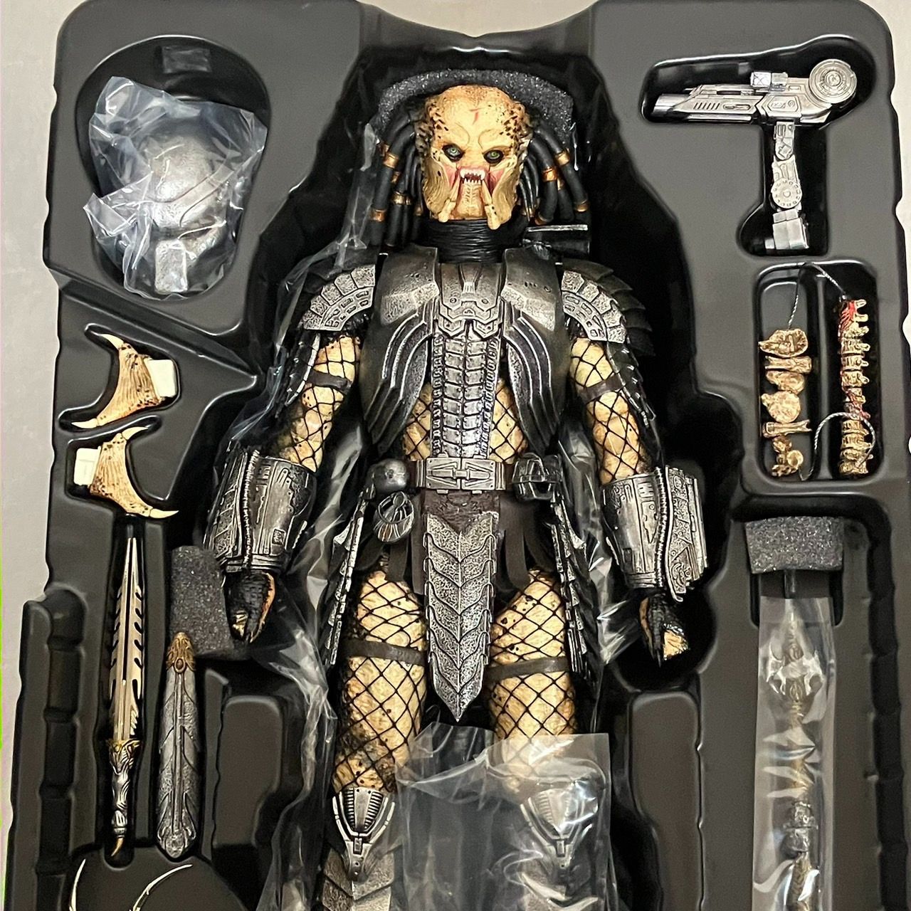 AVP ホットトイズ スカー プレデター 2-0 Ver. 1/6 スケール