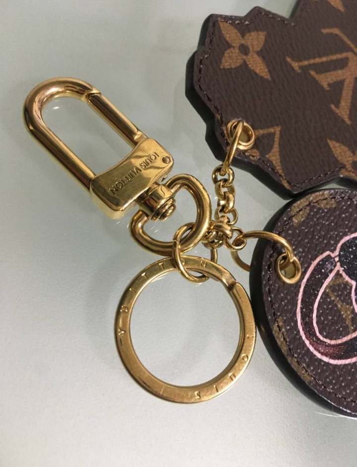 ◆LOUIS VUITTON ルイヴィトン◆M62740◆ポルトクレ・ワールドツアーハワイ◆キーホルダー キーリング◆モノグラム◆ピンク◆保存布付属◆