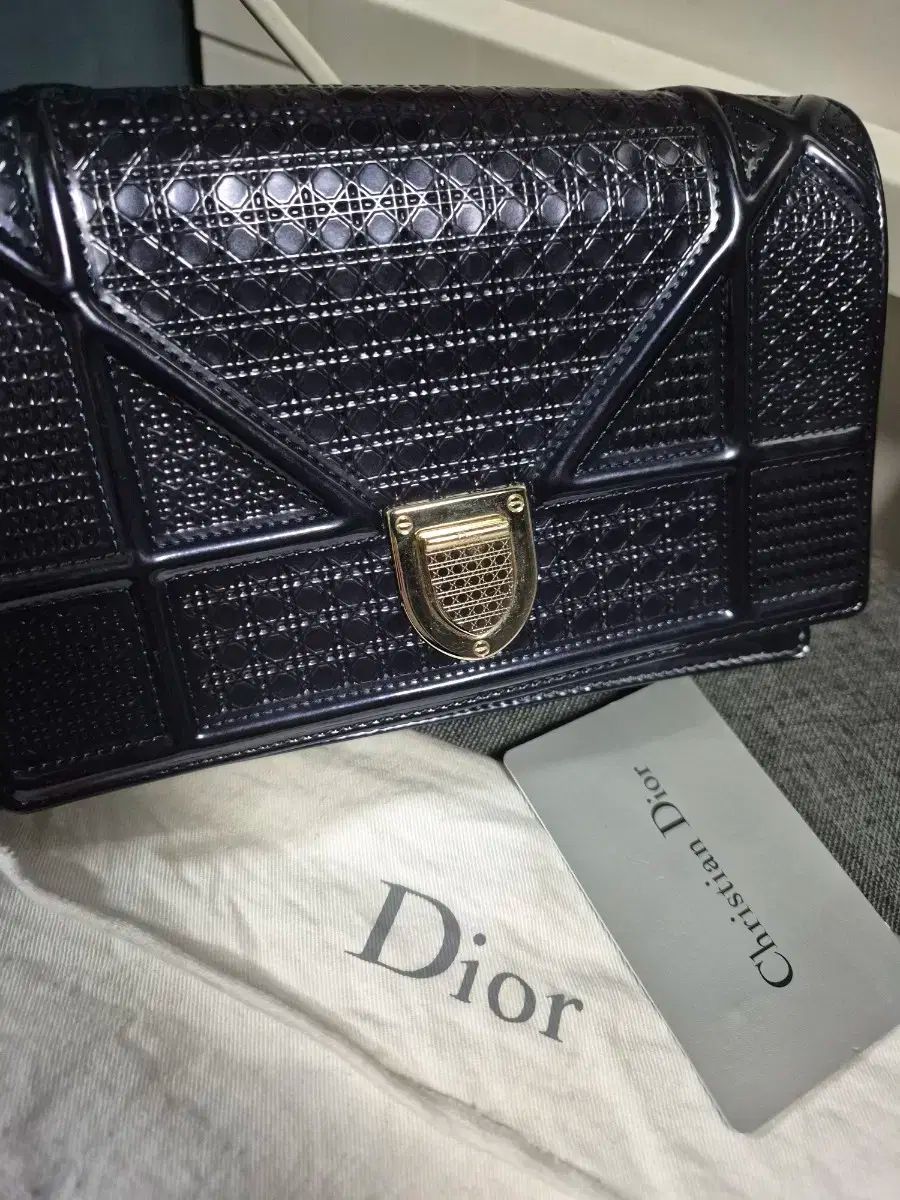 Dior