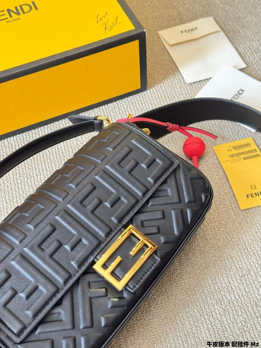 フェンディ　バケット　チャーム FENDI フェンディ チャーム/バッグチャーム/NANO BAGUETTE