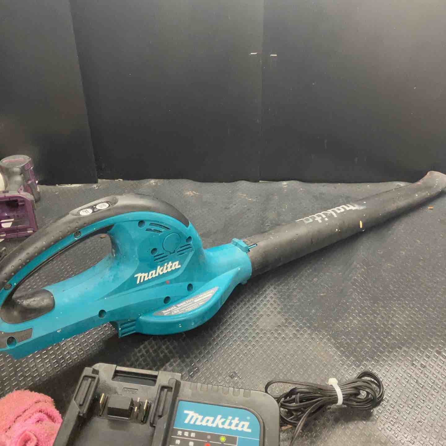 ◇マキタ(makita) コードレスブロア MUB360DWB(2.2Ah)【鴻巣店 