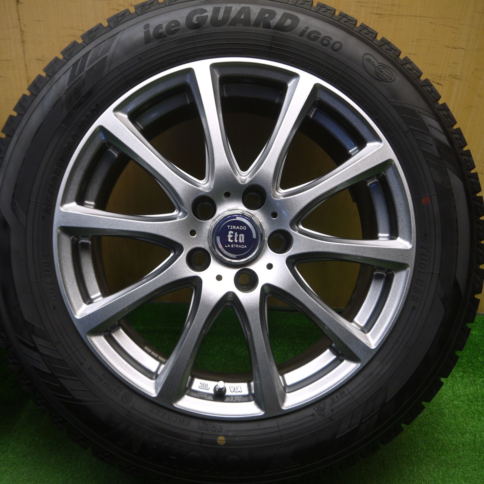 バリ溝 プラド150系 純正 265/65R17 スタッドレスタイヤ 2021年 送料込 22年 バリ溝 プラド150 スタッドレスタイヤ 265 65/R17 バリ溝 8.5