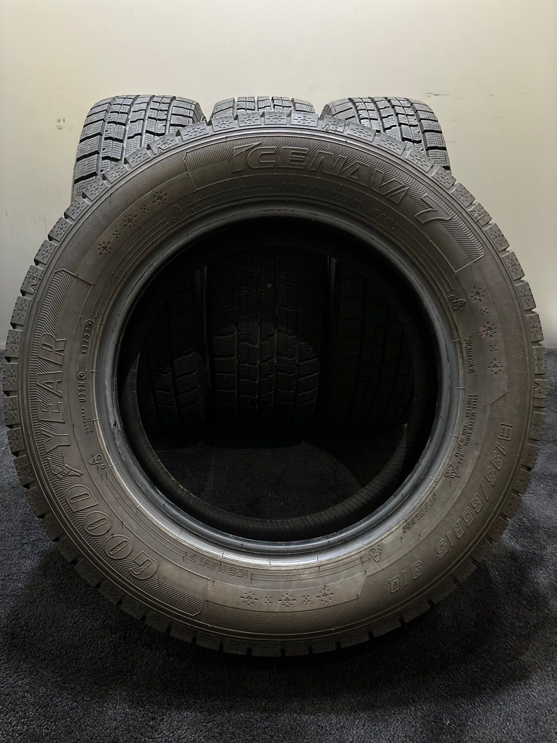 ☆195/65R15 GOODYEAR/ICENAVI 7 22年製 スタッドレス 4本 ノア