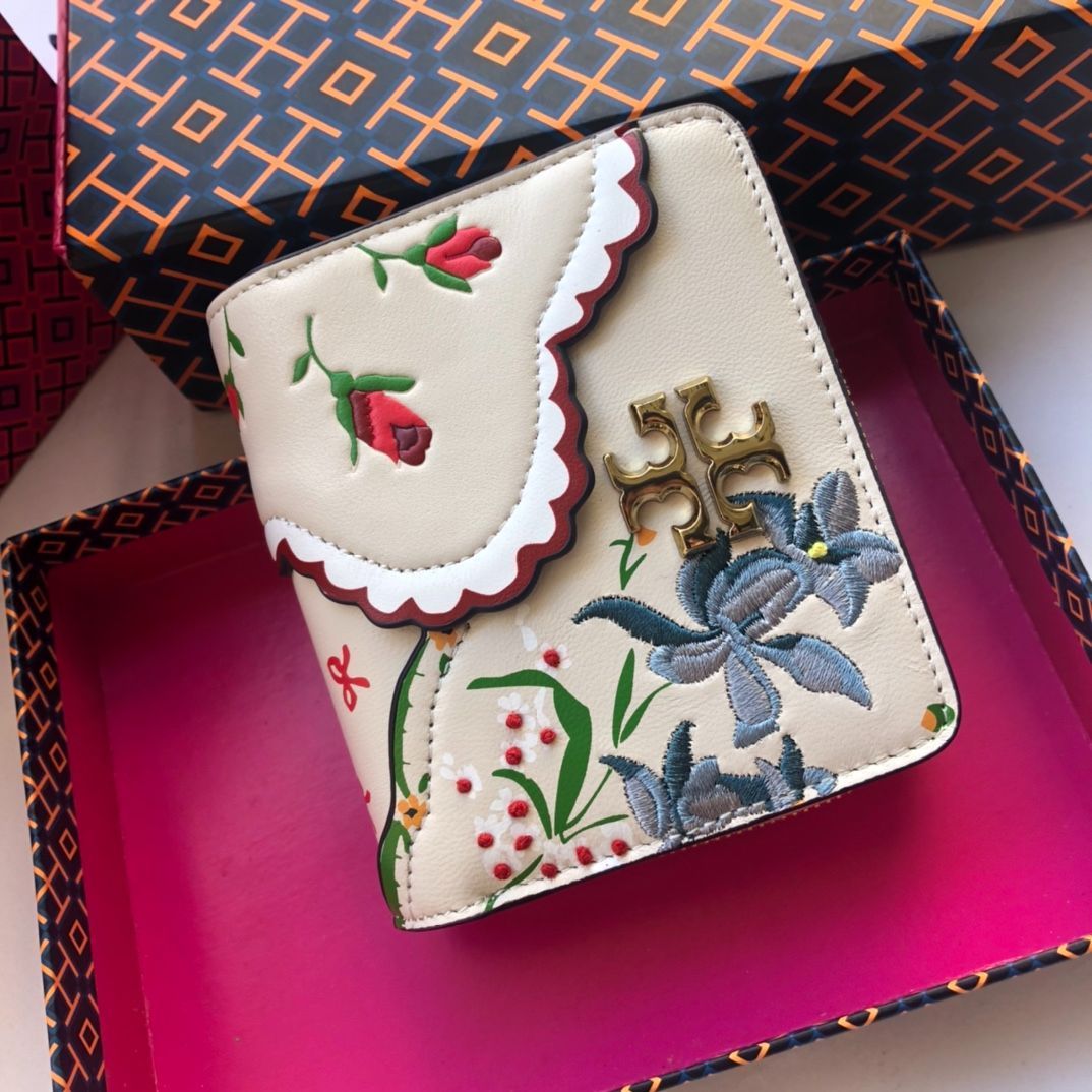TORY BURCH (トリーバーチ) Tモノグラム鳥刺繍3つ折り財布 ベージュ
