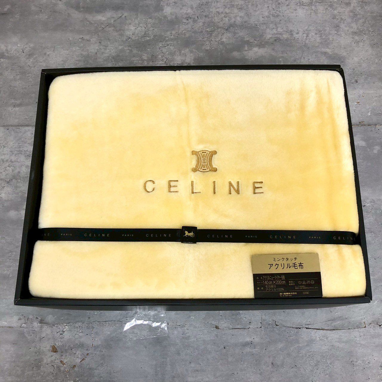 CELINE アクリルニューマイヤー毛布