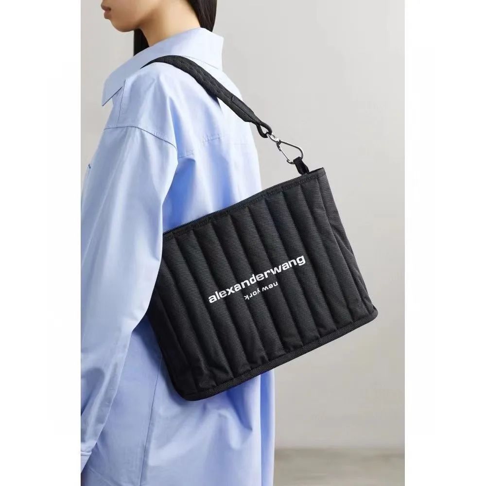 大人気 Alexander Wang アレキサンダーワン 24SS ショルダーバッグ ナイロンバッグロゴ Elite Tech Shoulder Bag  ブラック - メルカリ