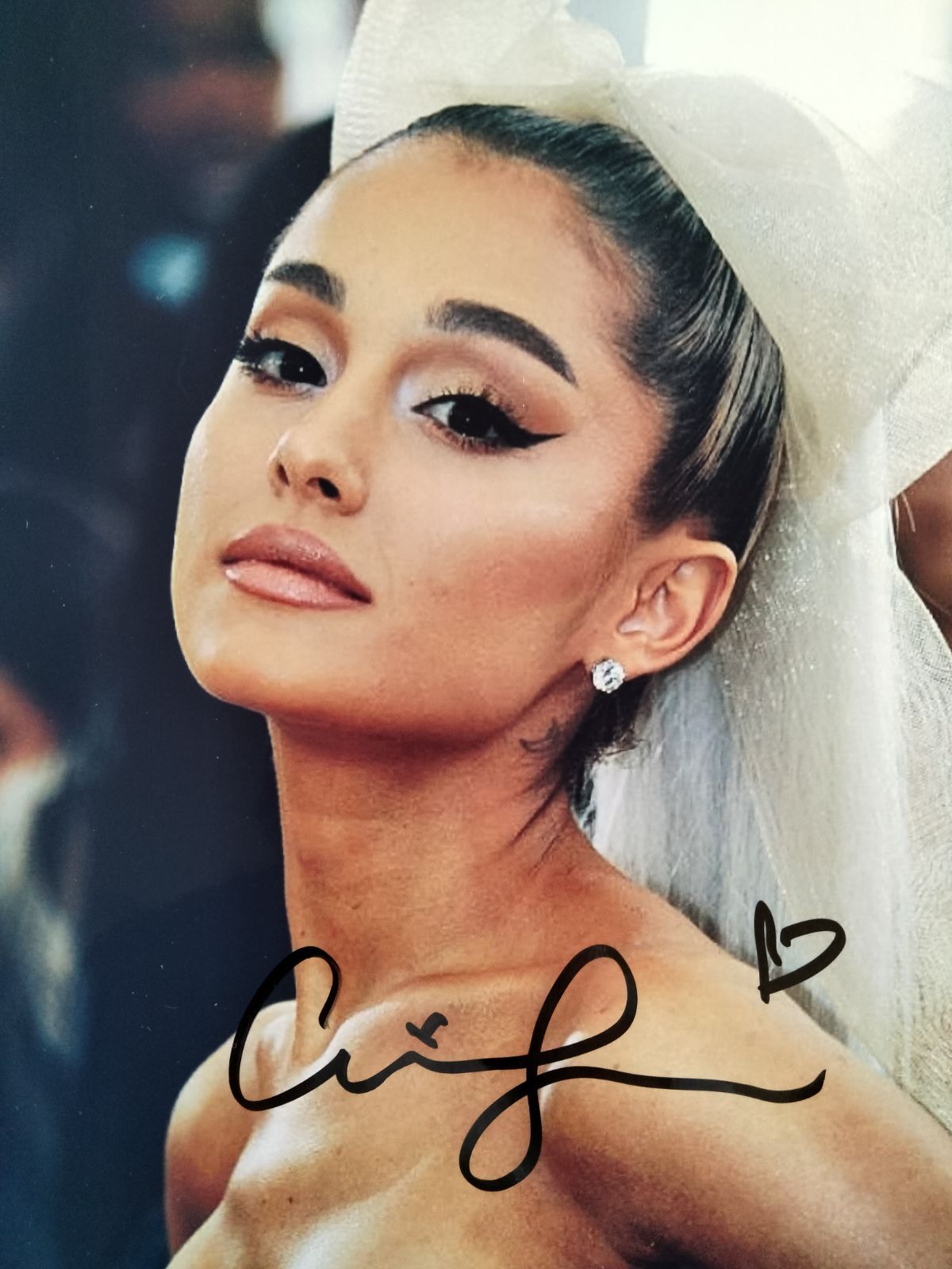 アリアナ・グランデ直筆サイン入り超 特大写真…Ariana Grande…グラミー 