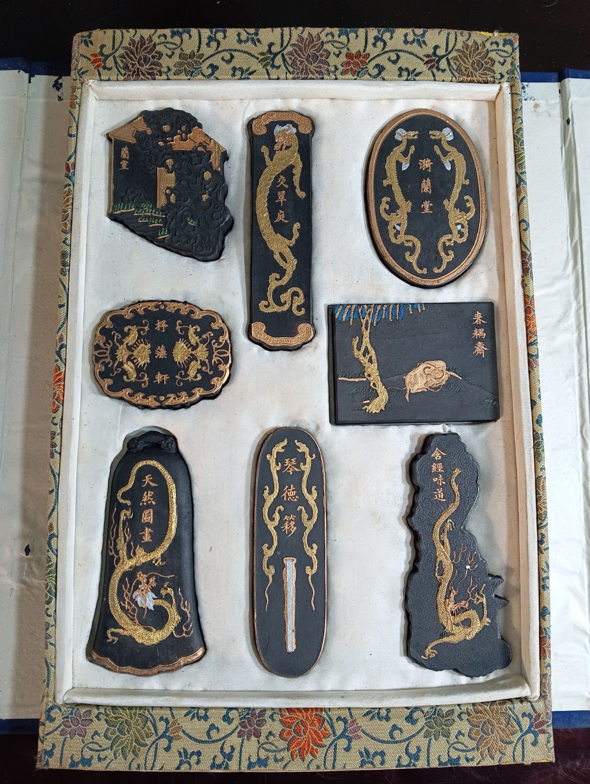 書道墨 書法用具 8点 嘉慶年製 阮元恭 款 未使用品 書道具 唐物 時代物 清 書道墨 書法用具 8点 嘉慶年製 阮元恭 款 未使用品 書道具 唐物 時代物