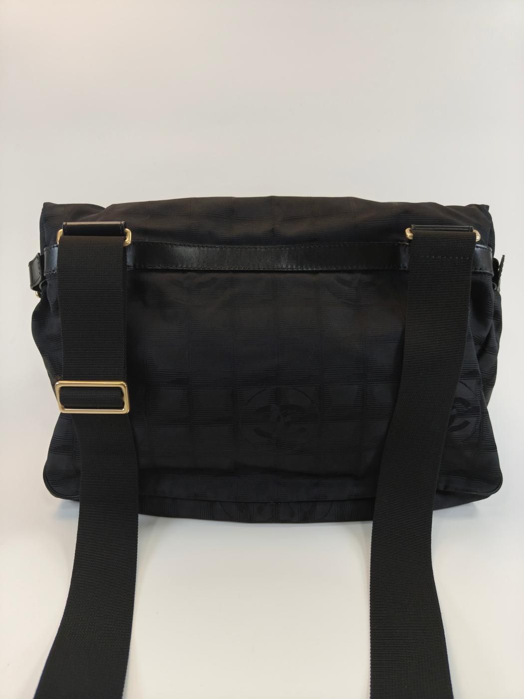 CHANEL トラベルライン　メッセンジャーバッグ ニュートラベルライン レア美品 シャネル CHANEL 2WAY バック