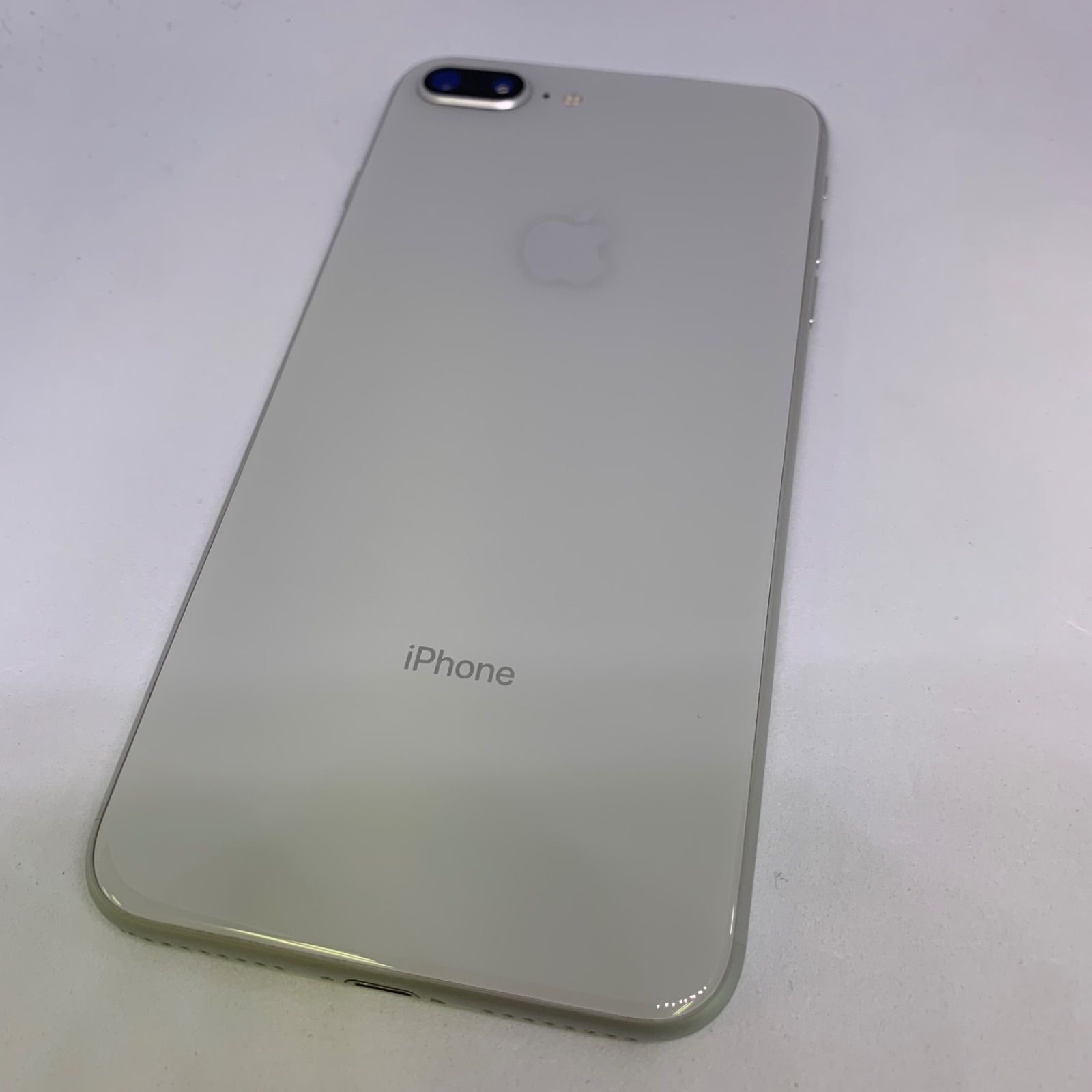 ★【中古品】docomo iPhone 8 Plus 256GB ホワイト（ランクD・七日間保証）